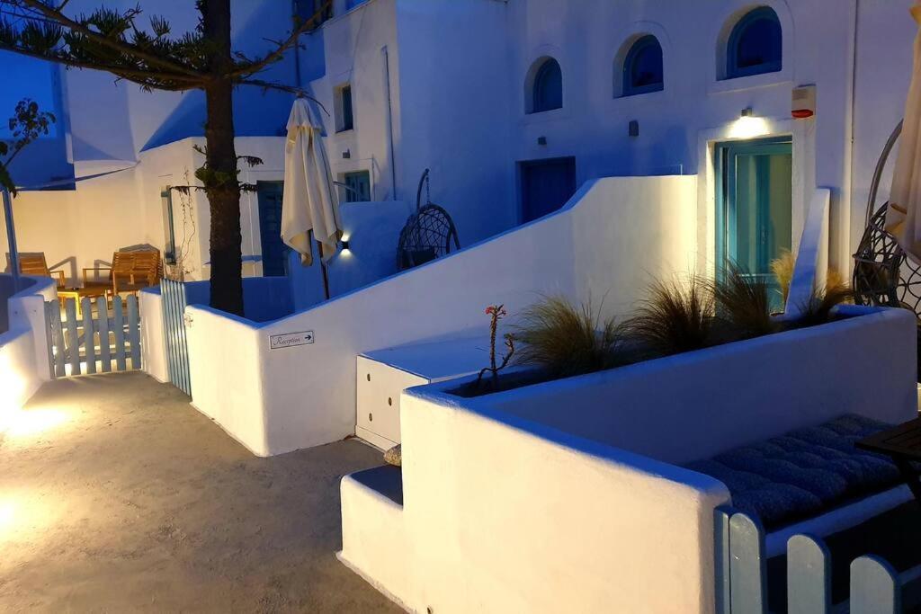 Euphoria Suites & Deluxe Studios ثيرا المظهر الخارجي الصورة