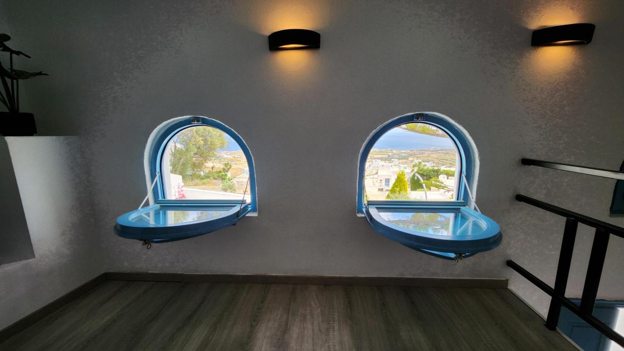 Euphoria Suites & Deluxe Studios ثيرا المظهر الخارجي الصورة