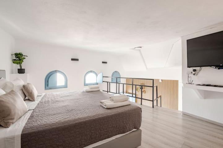 Euphoria Suites & Deluxe Studios ثيرا المظهر الخارجي الصورة