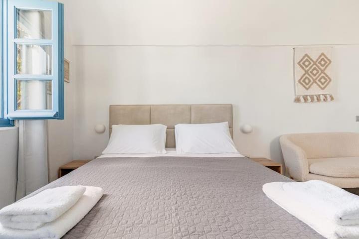 Euphoria Suites & Deluxe Studios ثيرا المظهر الخارجي الصورة