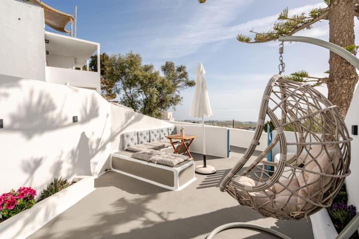 Euphoria Suites & Deluxe Studios ثيرا المظهر الخارجي الصورة
