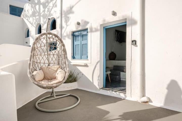 Euphoria Suites & Deluxe Studios ثيرا المظهر الخارجي الصورة